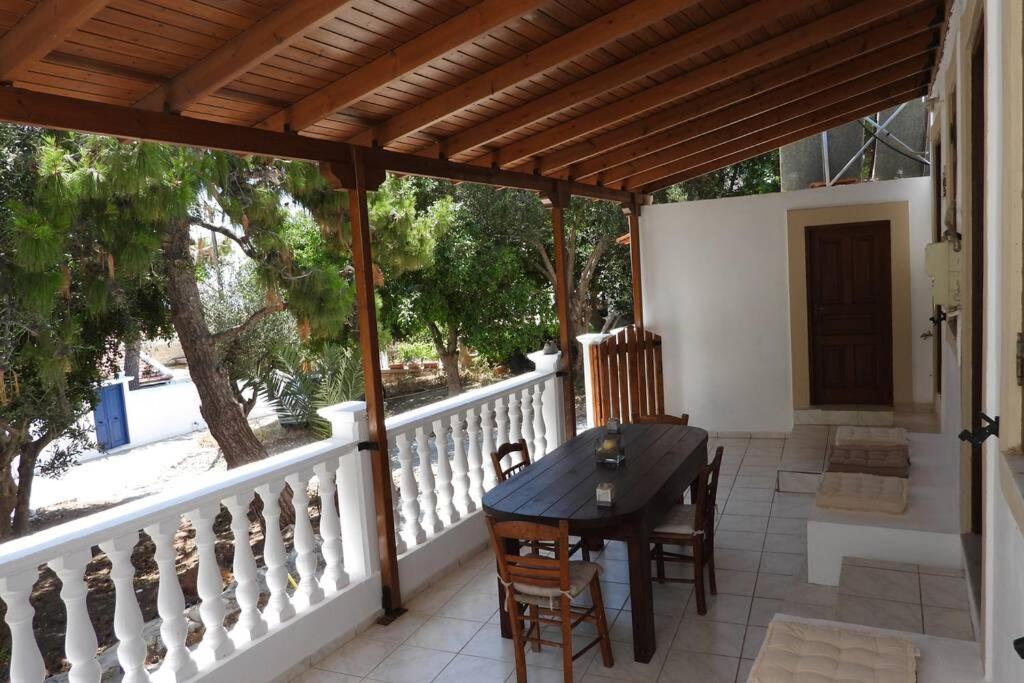 Traditional Villa Efterpi Χάλκη Εξωτερικό φωτογραφία