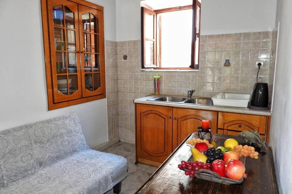 Traditional Villa Efterpi Χάλκη Εξωτερικό φωτογραφία