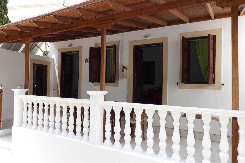 Traditional Villa Efterpi Χάλκη Εξωτερικό φωτογραφία